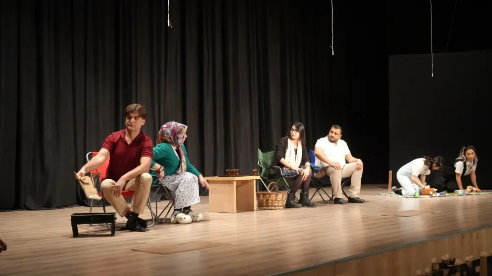 HER OYUN KAPALI GİŞE OYNANDI